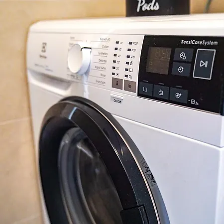 Stefani - Balcony & Free Private Garage Parking Apartman Zadar