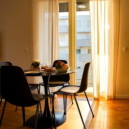 Stefani - Balcony & Free Private Garage Parking Apartment Zadar