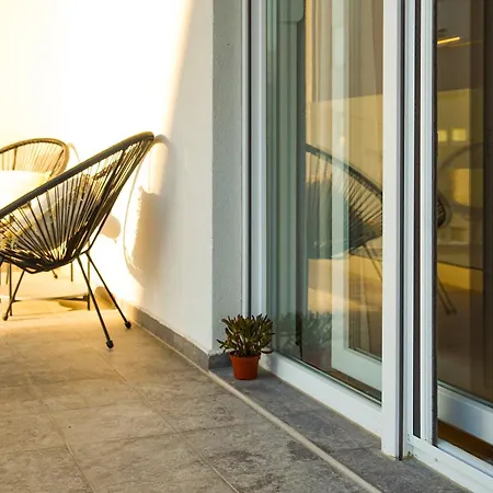 Stefani - Balcony & Free Private Garage Parking Zadar