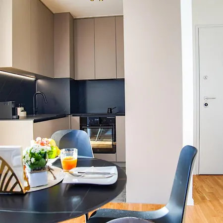 Apartment Stefani - Balcony & Free Private Garage Parking