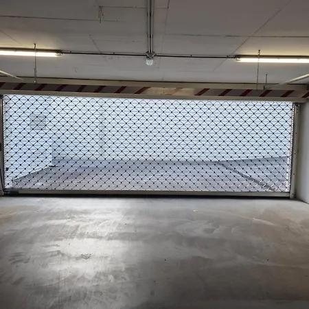 Stefani - Balcony & Free Private Garage Parking Zadar