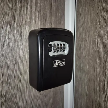 Stefani - Balcony & Free Private Garage Parking Apartman *